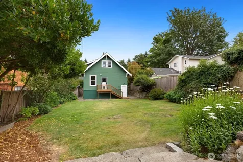 4611 34th Avenue W Seattle WA 98199