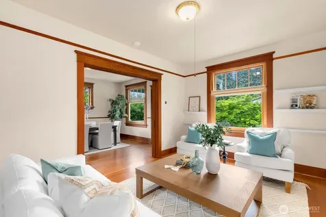 4611 34th Avenue W Seattle WA 98199