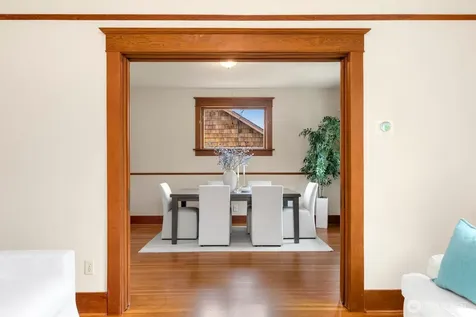 4611 34th Avenue W Seattle WA 98199