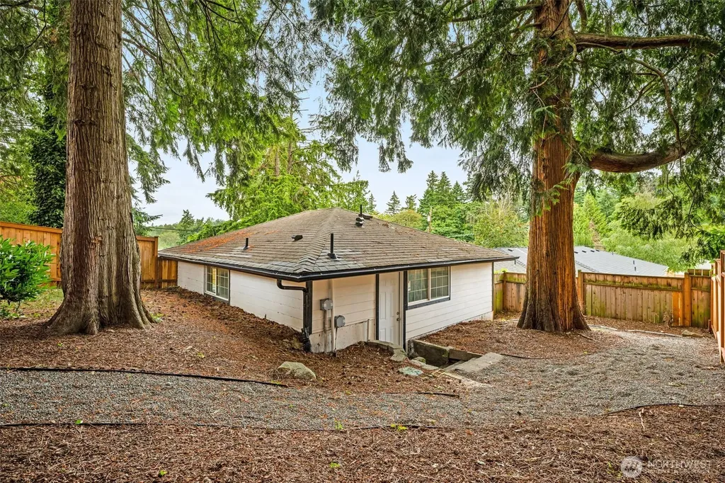 1140 E Seattle Street Kent WA 98030