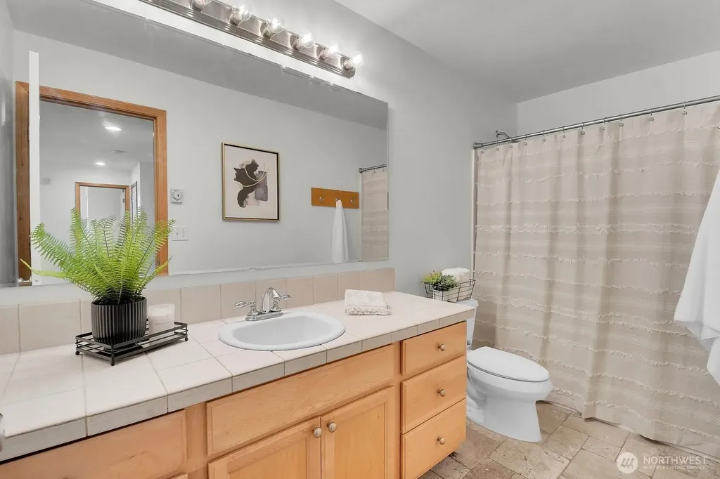 12940 NE 200th Place Woodinville WA 98072