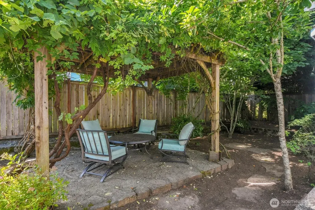 12940 NE 200th Place Woodinville WA 98072