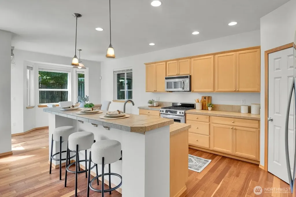 12940 NE 200th Place Woodinville WA 98072