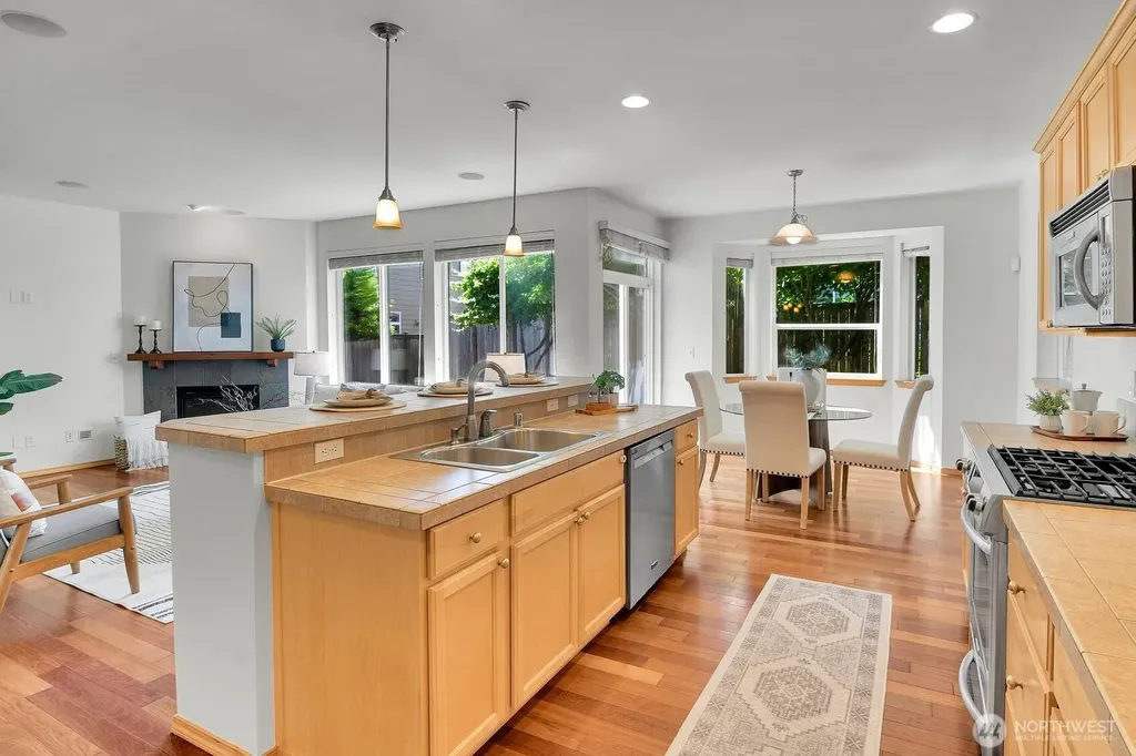 12940 NE 200th Place Woodinville WA 98072