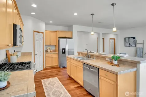 12940 NE 200th Place Woodinville WA 98072