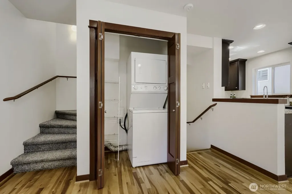 9519 8th Avenue NW Seattle WA 98117
