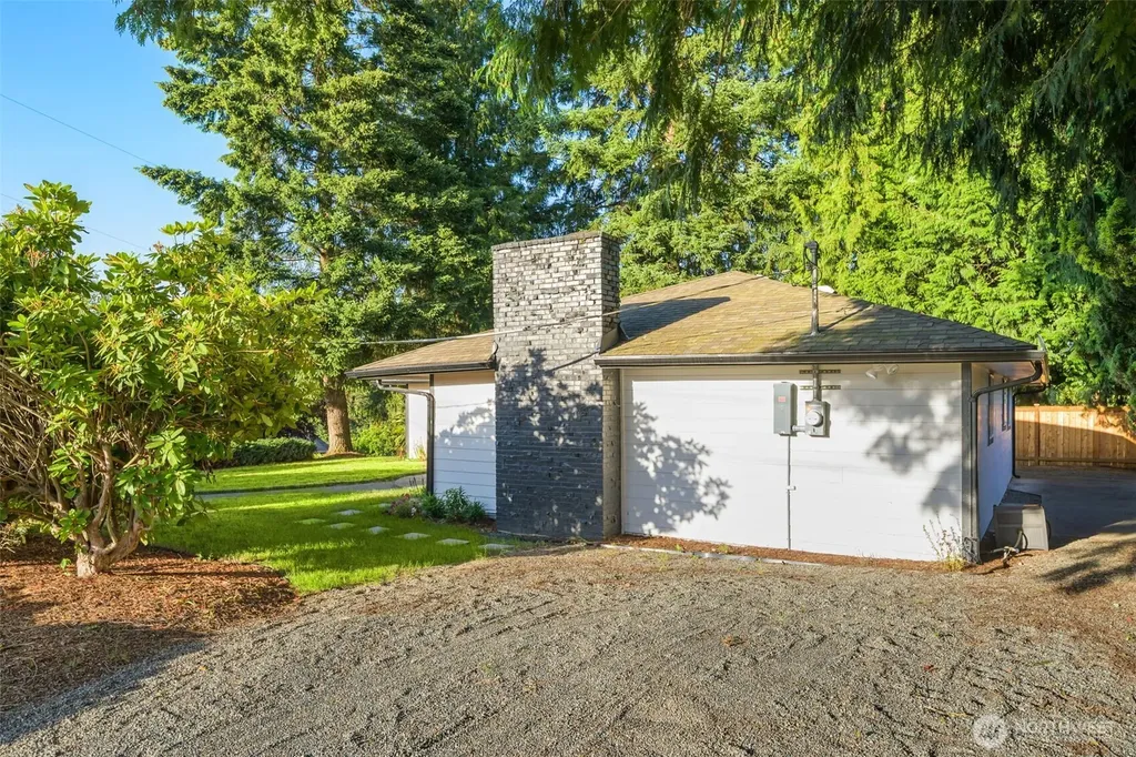 1210 E Seattle Street Kent WA 98030