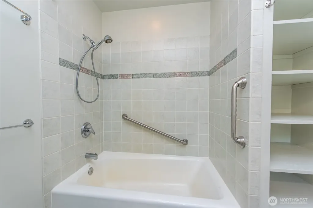 477 Glass Road Port Angeles WA 98362