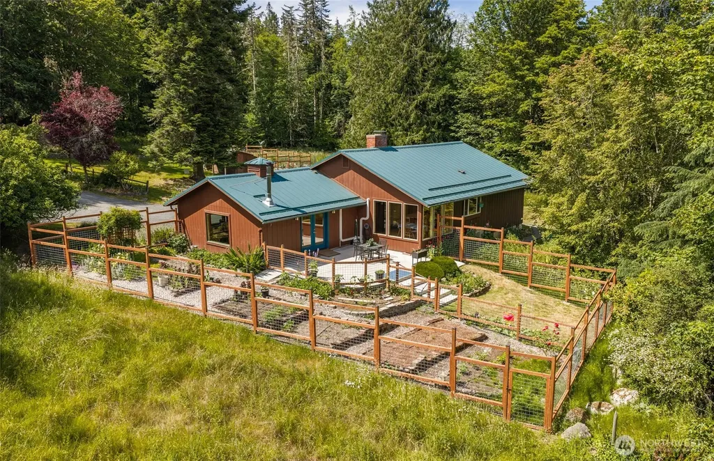 477 Glass Road Port Angeles WA 98362