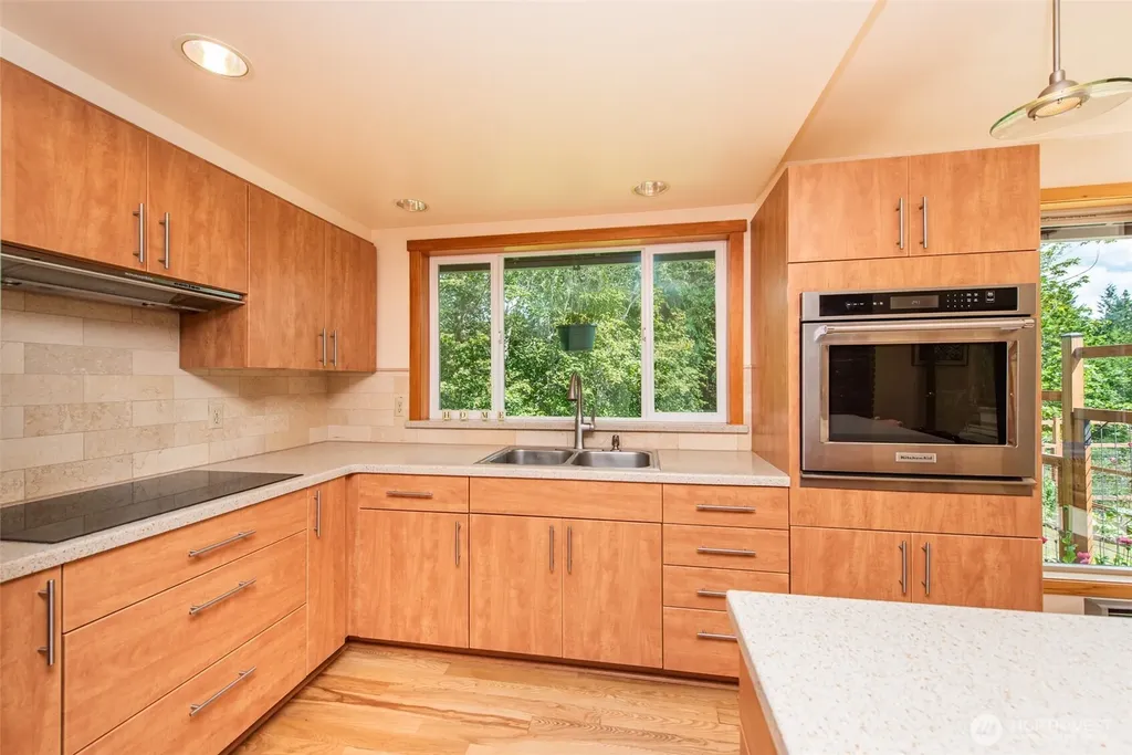 477 Glass Road Port Angeles WA 98362