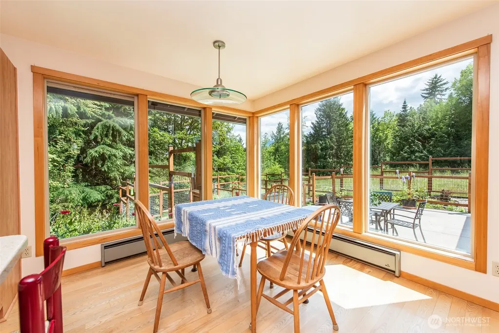 477 Glass Road Port Angeles WA 98362