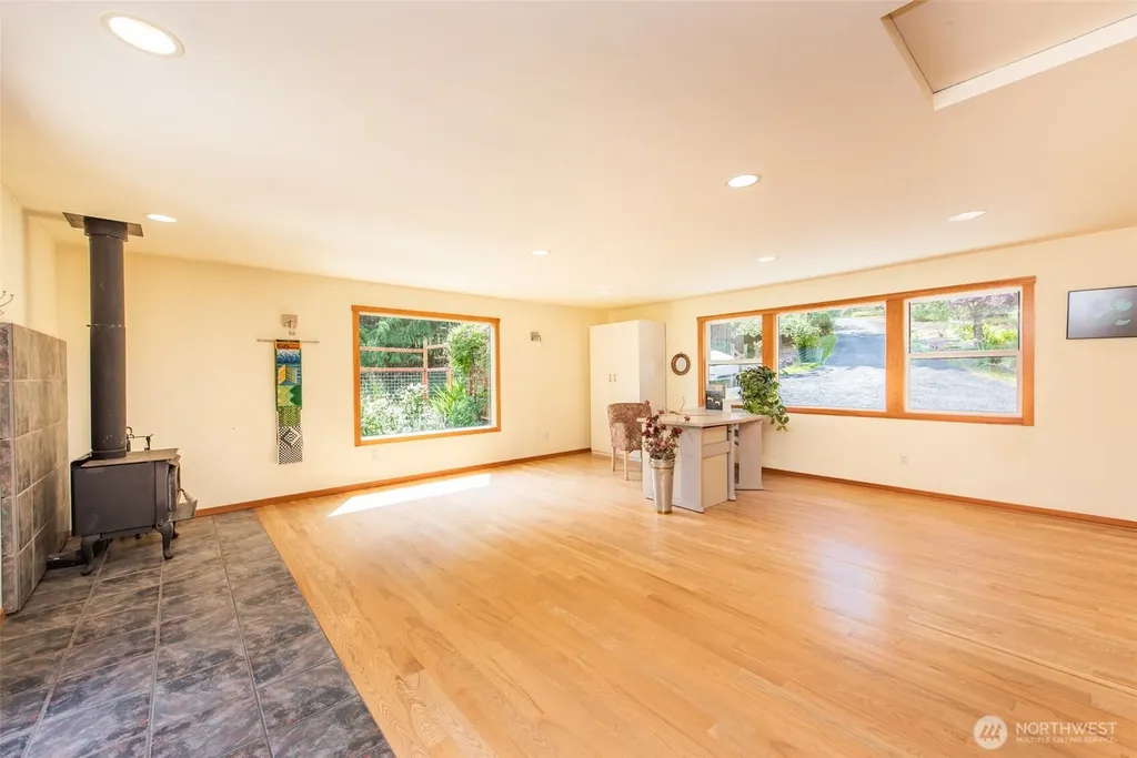 477 Glass Road Port Angeles WA 98362