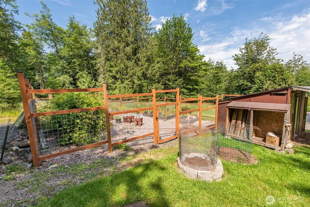 477 Glass Road Port Angeles WA 98362