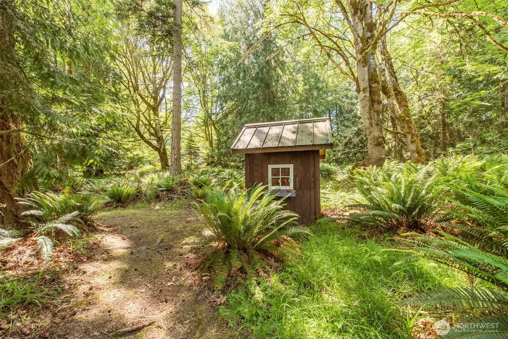 477 Glass Road Port Angeles WA 98362
