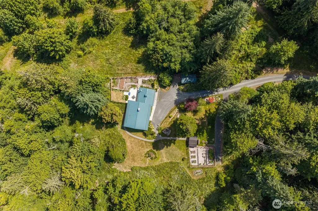 477 Glass Road Port Angeles WA 98362