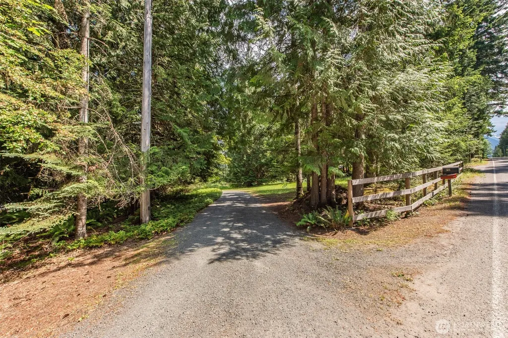 477 Glass Road Port Angeles WA 98362