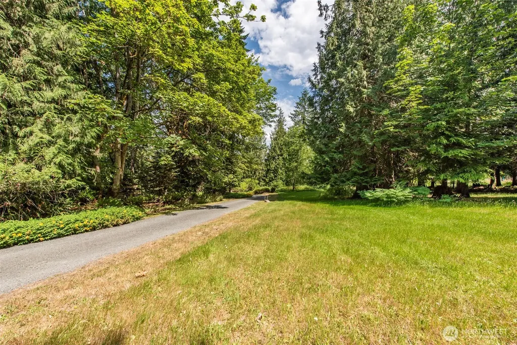 477 Glass Road Port Angeles WA 98362