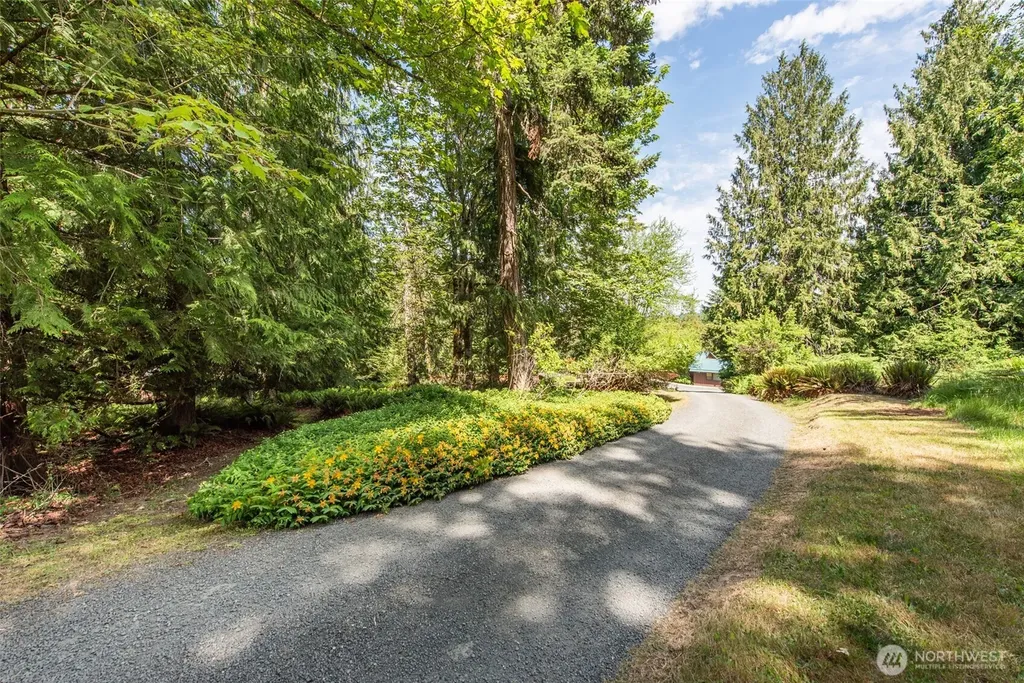 477 Glass Road Port Angeles WA 98362