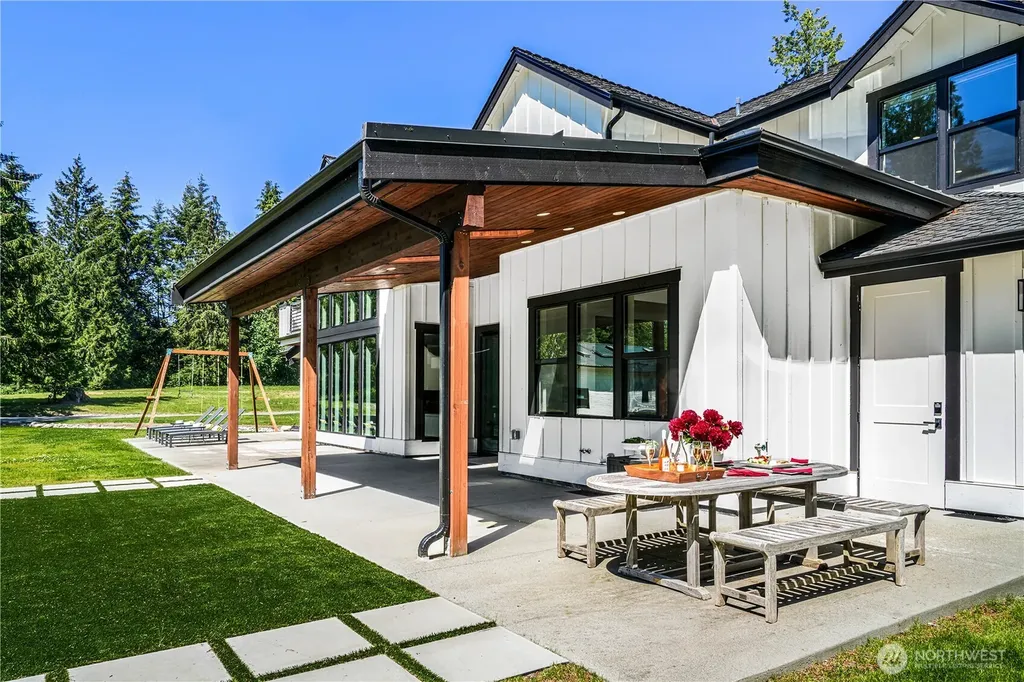 8551 250th Avenue NE Redmond WA 98053