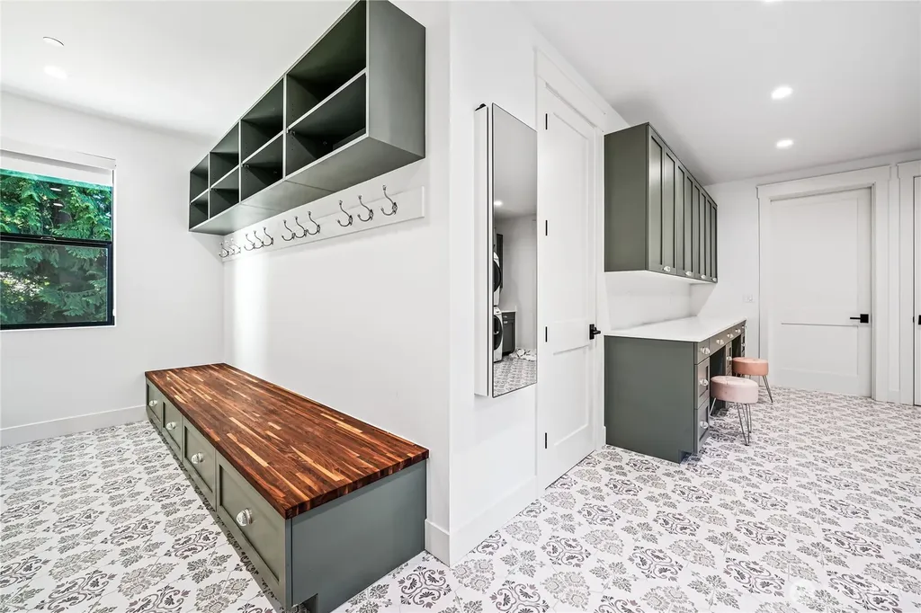 8551 250th Avenue NE Redmond WA 98053