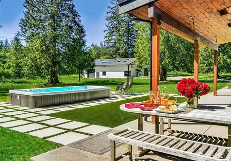 8551 250th Avenue NE Redmond WA 98053