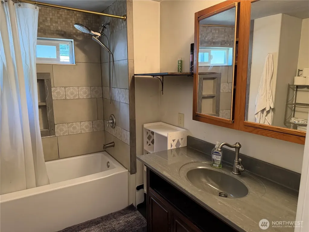 1700 E Shelton Springs Road Shelton WA 98584
