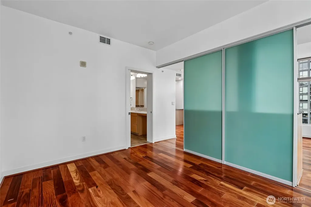 2033 2nd Avenue Seattle WA 98121