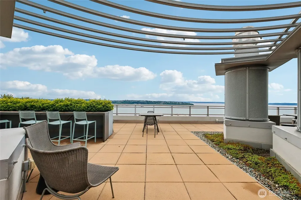 2033 2nd Avenue Seattle WA 98121