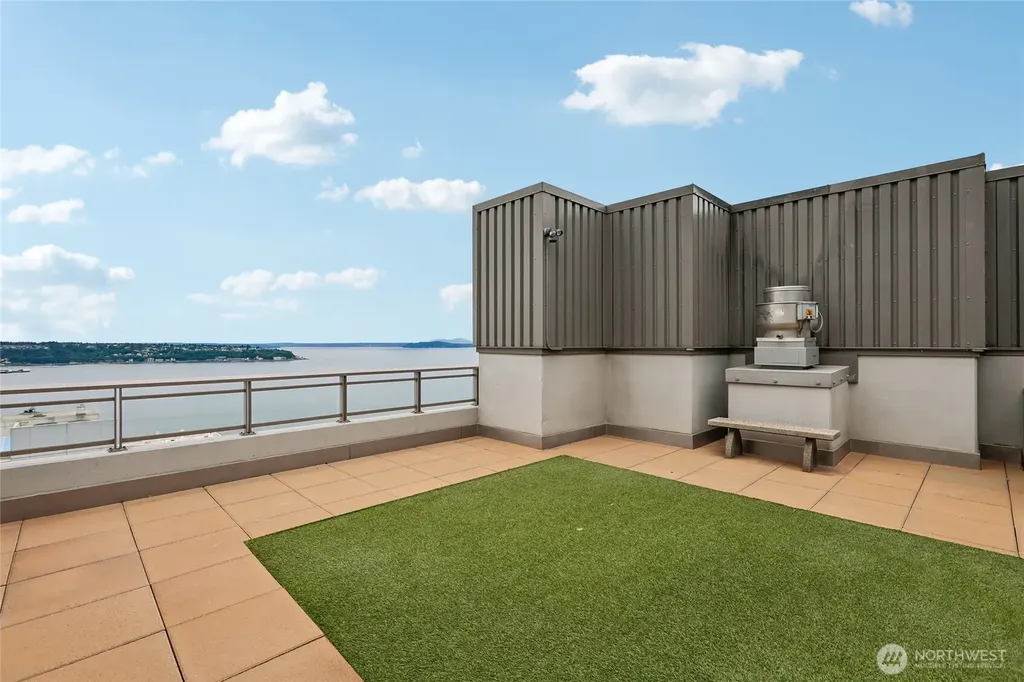 2033 2nd Avenue Seattle WA 98121