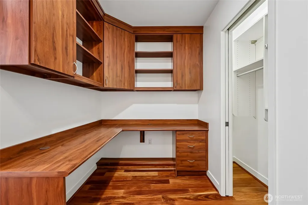 2033 2nd Avenue Seattle WA 98121