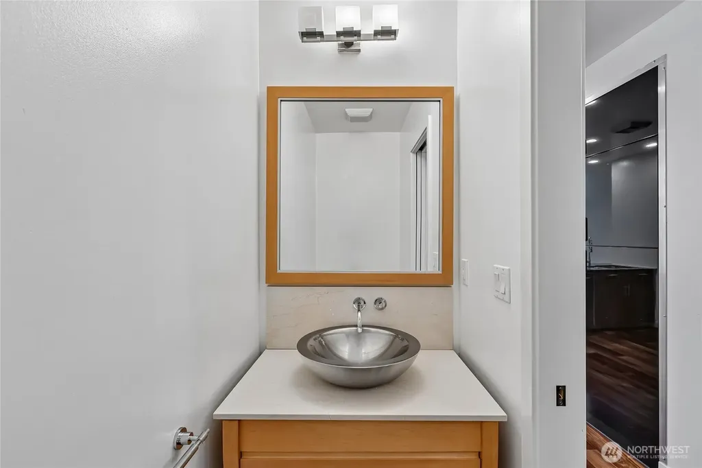 2033 2nd Avenue Seattle WA 98121