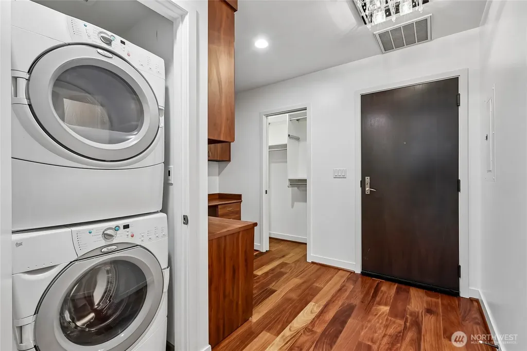 2033 2nd Avenue Seattle WA 98121