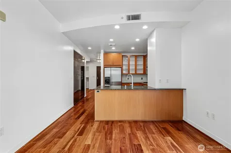 2033 2nd Avenue Seattle WA 98121