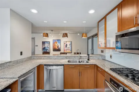 2033 2nd Avenue Seattle WA 98121