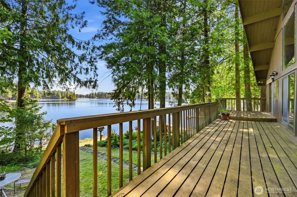 910 E Saint Andrews Drive Shelton WA 98584