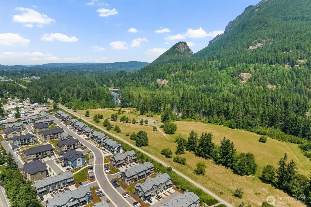1177 Shoreline Way SE North Bend WA 98045