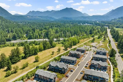 1177 Shoreline Way SE North Bend WA 98045