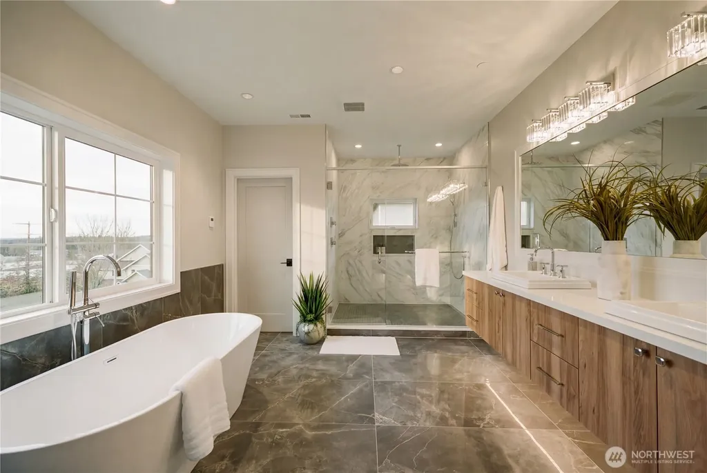 12811 SE 44th Place Bellevue WA 98006