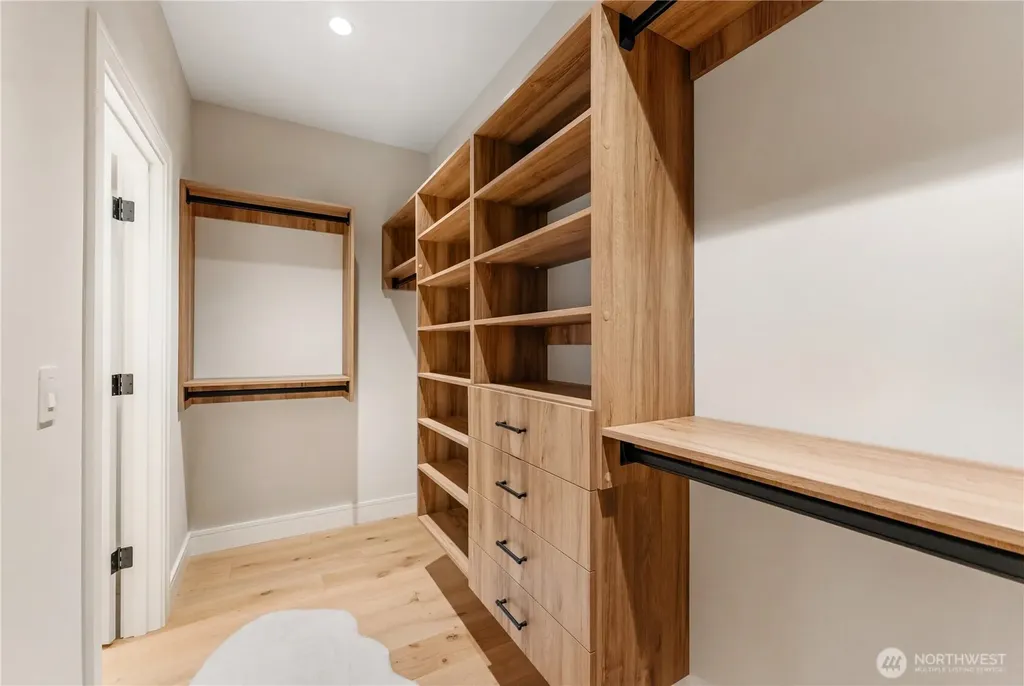 12811 SE 44th Place Bellevue WA 98006