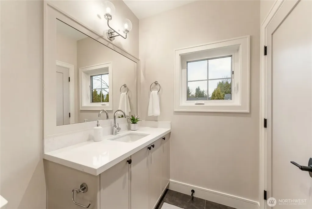 12811 SE 44th Place Bellevue WA 98006