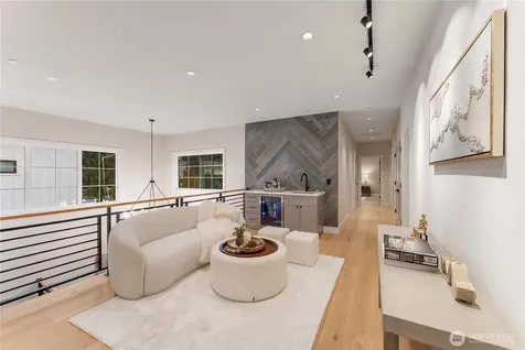 12811 SE 44th Place Bellevue WA 98006