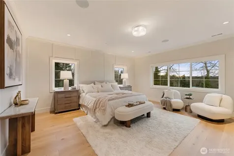 12811 SE 44th Place Bellevue WA 98006