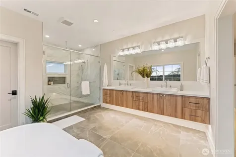 12811 SE 44th Place Bellevue WA 98006