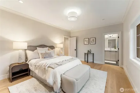 12811 SE 44th Place Bellevue WA 98006