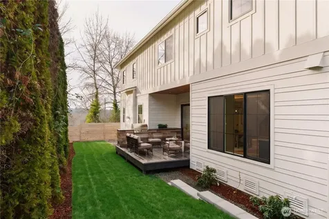12811 SE 44th Place Bellevue WA 98006