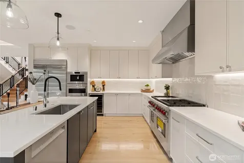 12811 SE 44th Place Bellevue WA 98006