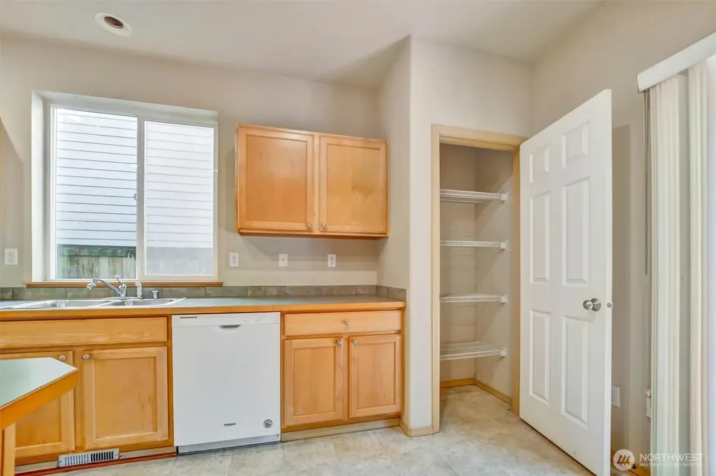 2426 Stafford Way Bothell WA 98012