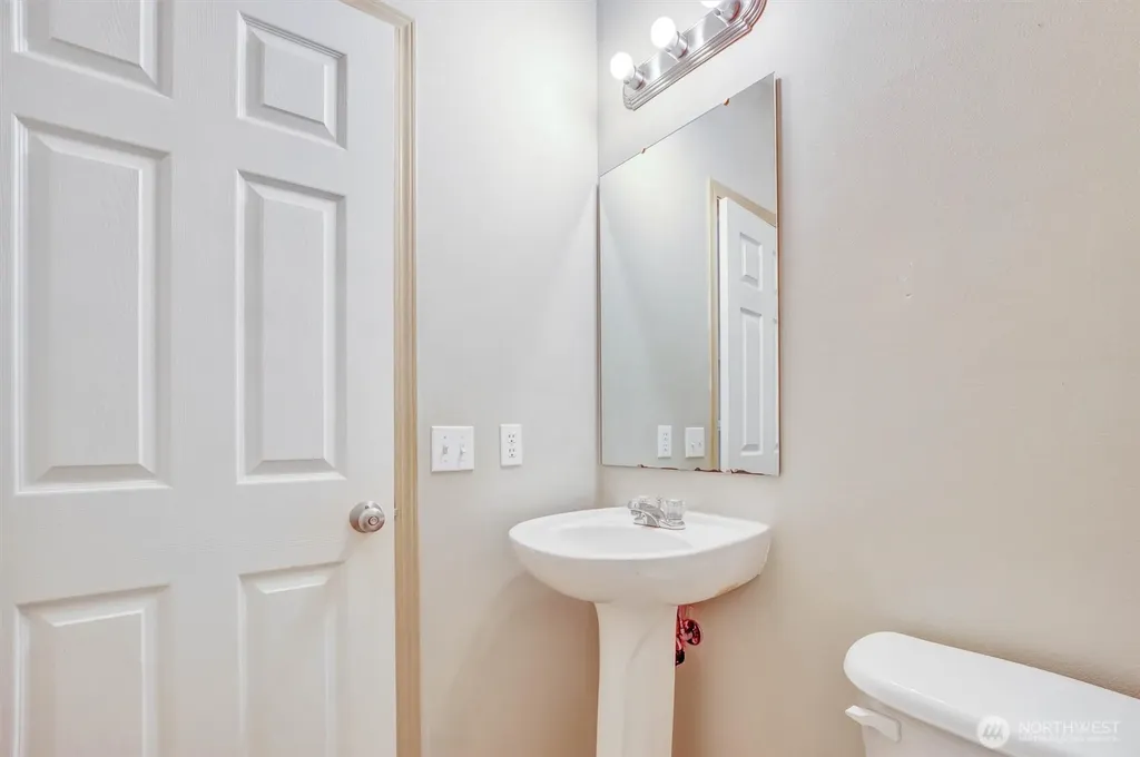 2426 Stafford Way Bothell WA 98012