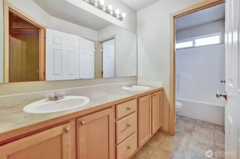 2426 Stafford Way Bothell WA 98012