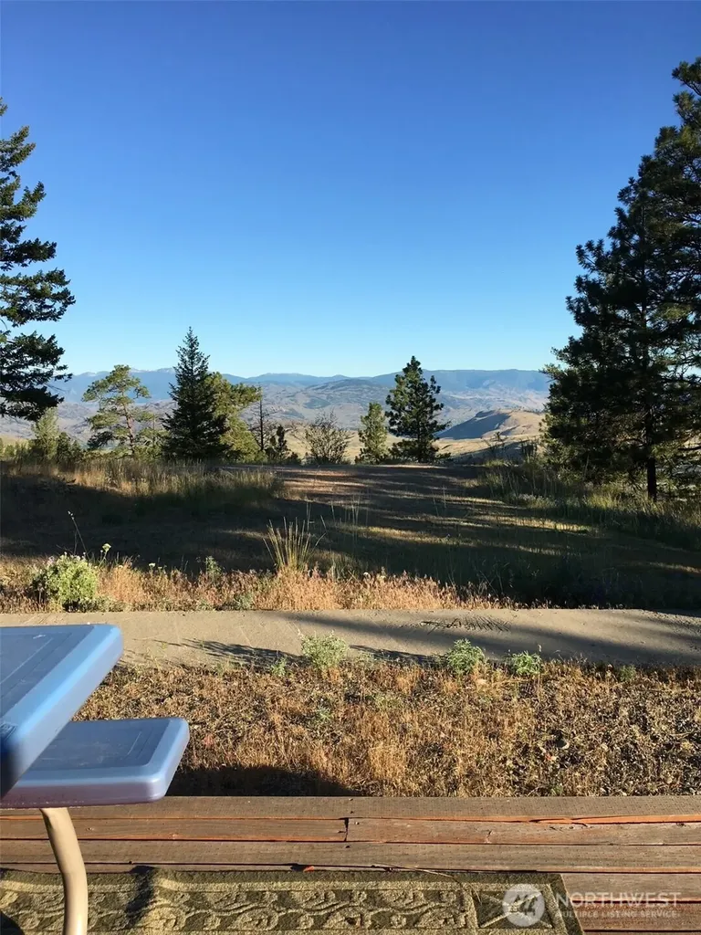 240 W Corral Drive Oroville WA 98844